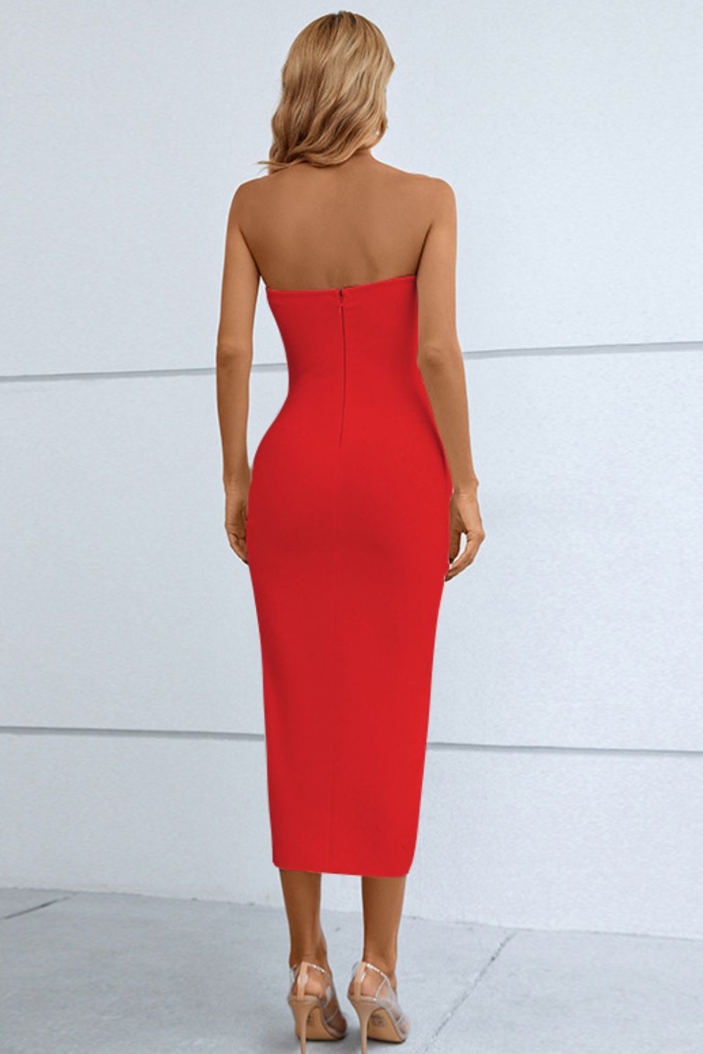 Vestido de vendaje dividido con detalle de cordón sin tirantes recortado