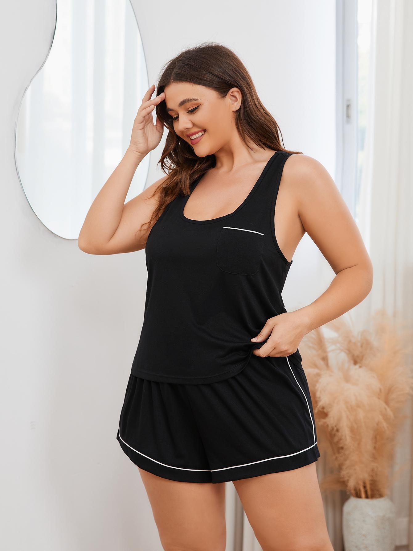 Conjunto de camiseta sin mangas con espalda nadadora y pantalón corto con ribete en contraste de talla grande