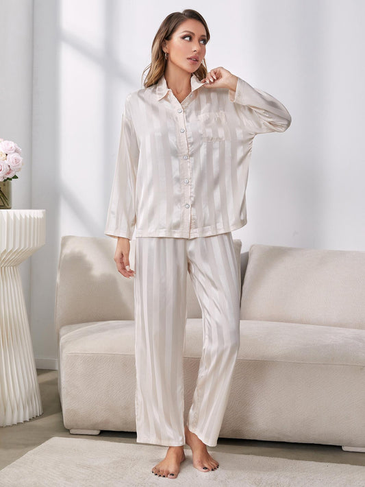 Ensemble de pyjama chemise boutonnée et pantalon