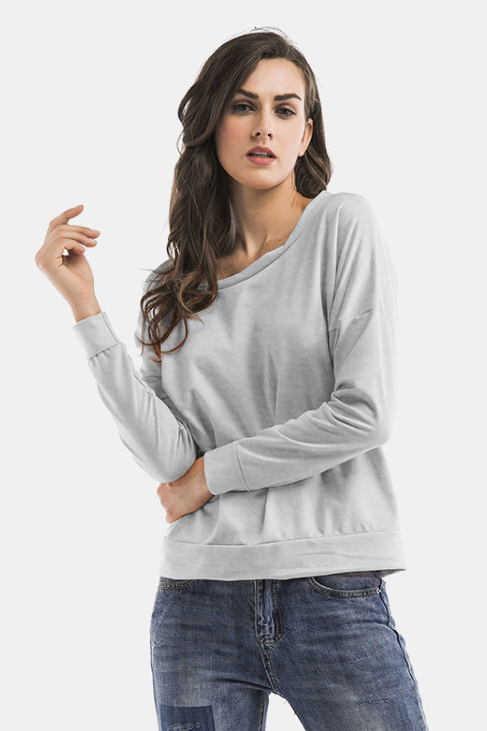 Sweat à col asymétrique et épaules dénudées