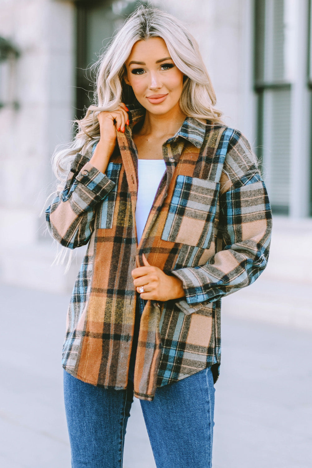 Veste chemise à carreaux avec ourlet arrondi et poches poitrine