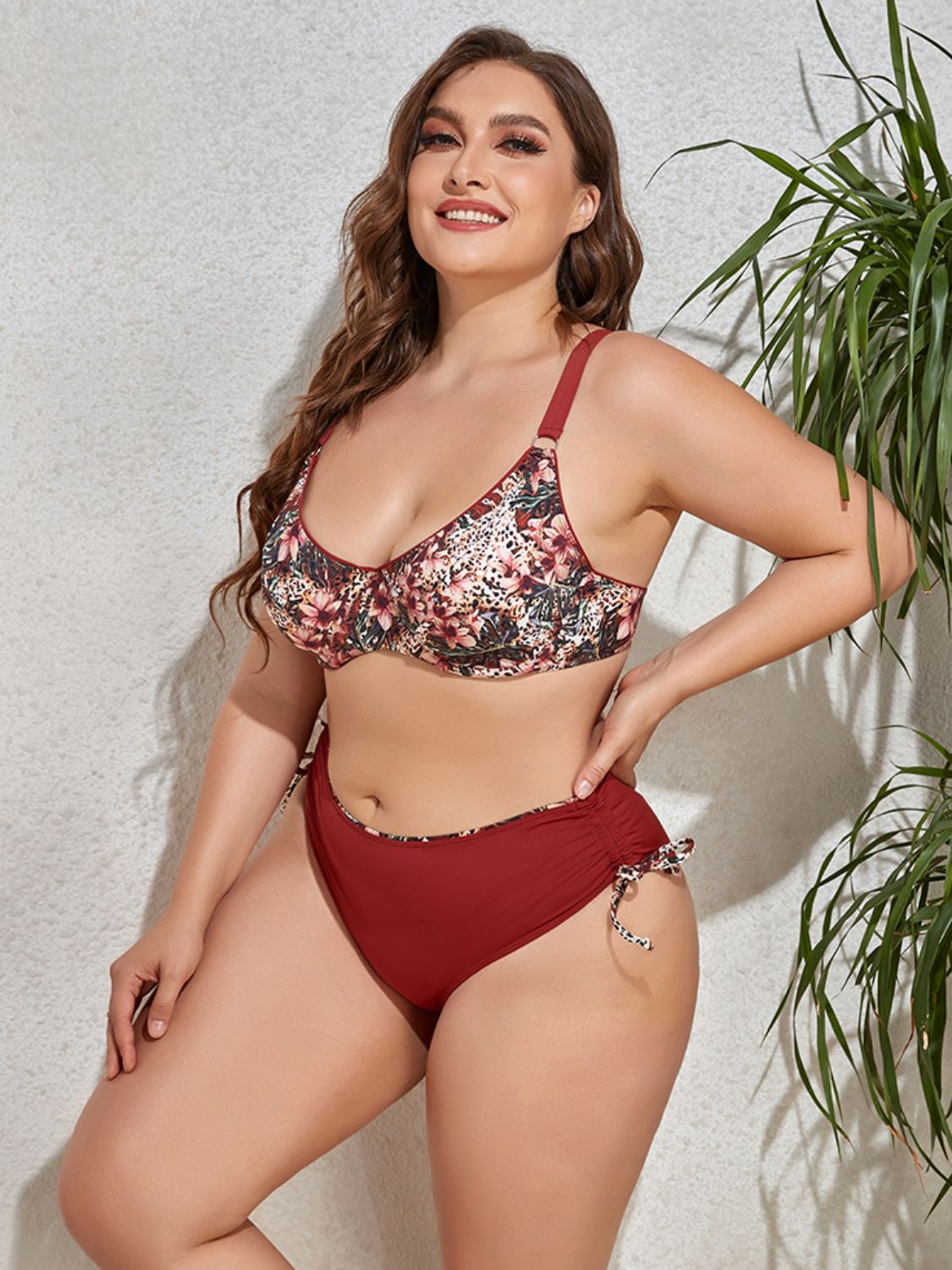 Conjunto de bikini con cordón y cuello en V estampado de talla grande