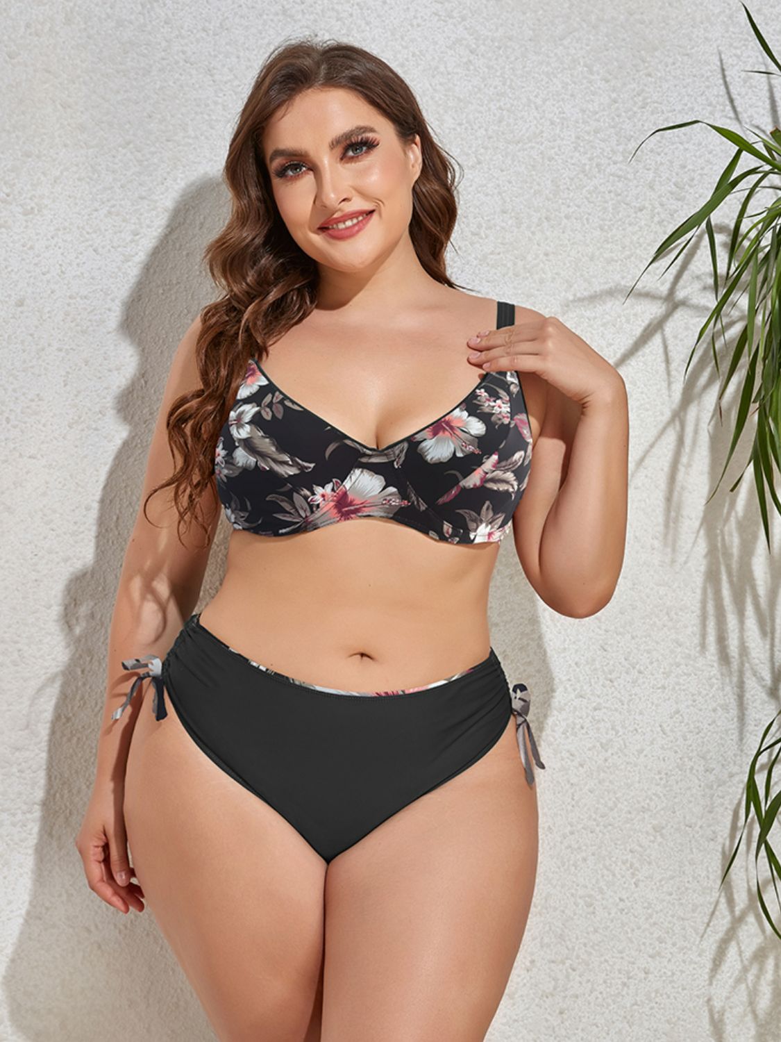 Conjunto de bikini con cordón y cuello en V estampado de talla grande