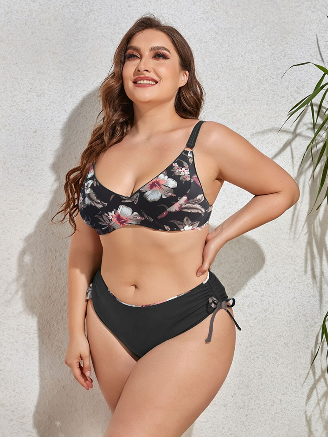 Conjunto de bikini con cordón y cuello en V estampado de talla grande