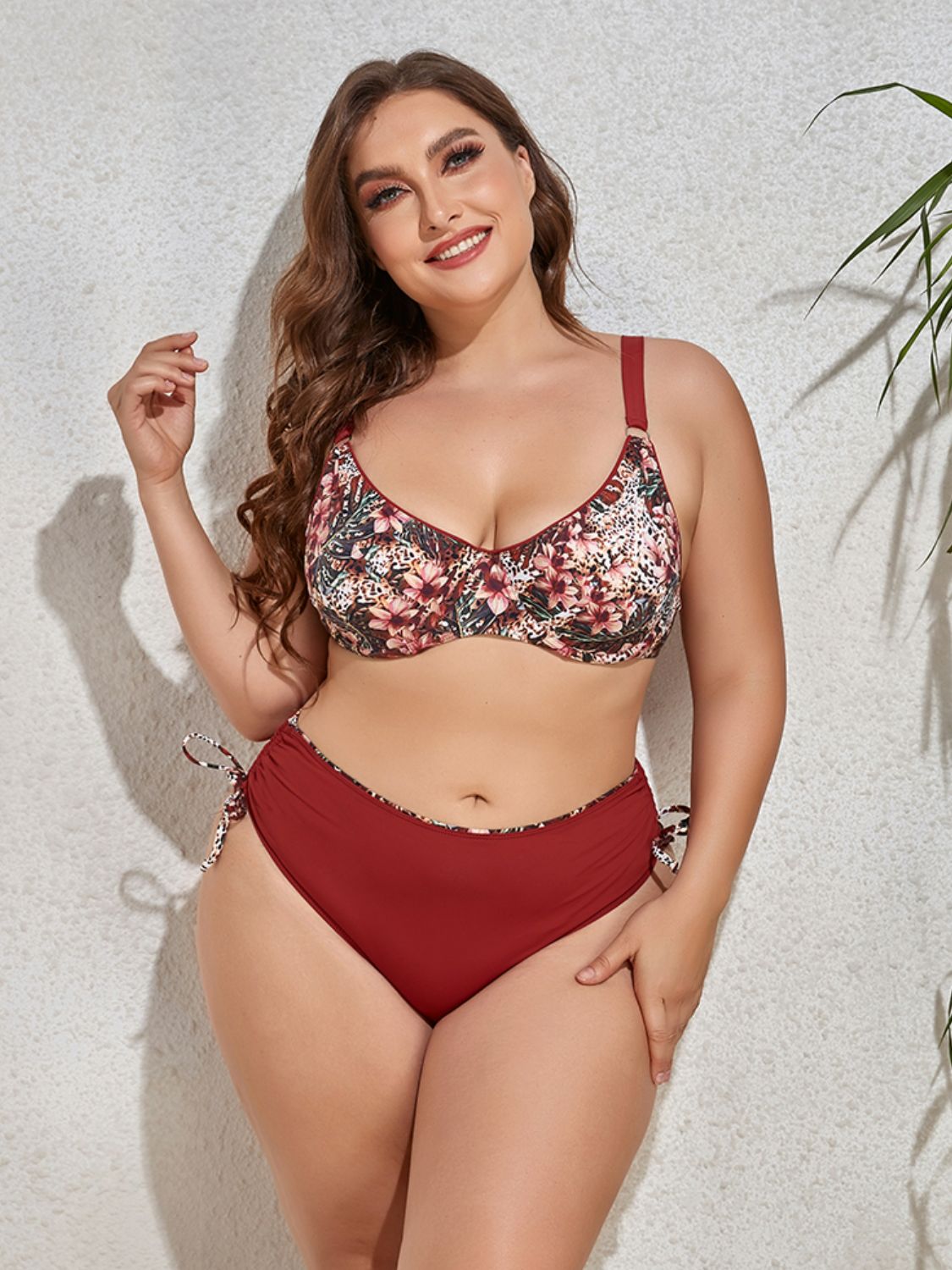 Conjunto de bikini con cordón y cuello en V estampado de talla grande