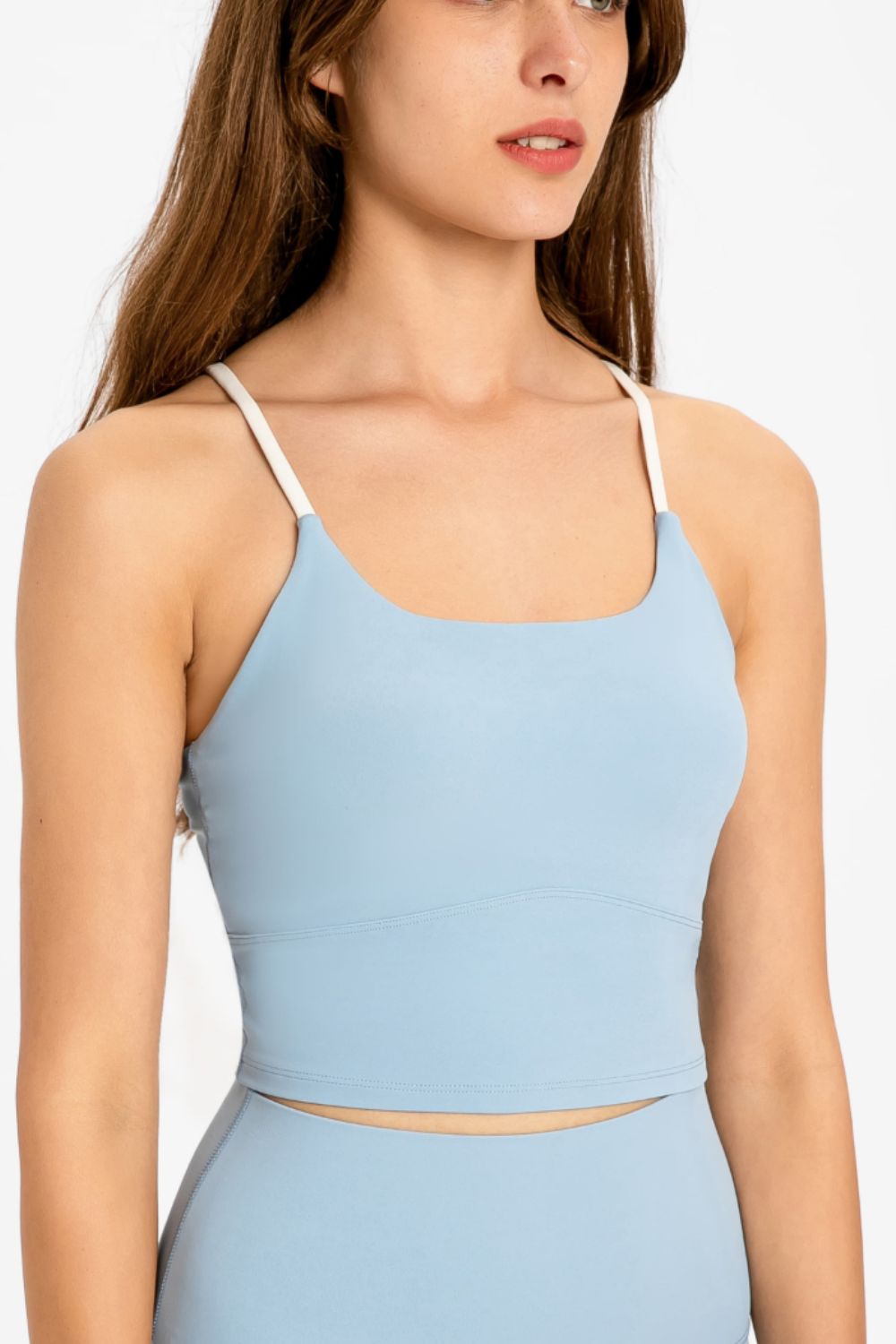 Camisole de sport à encolure dégagée et dos croisé