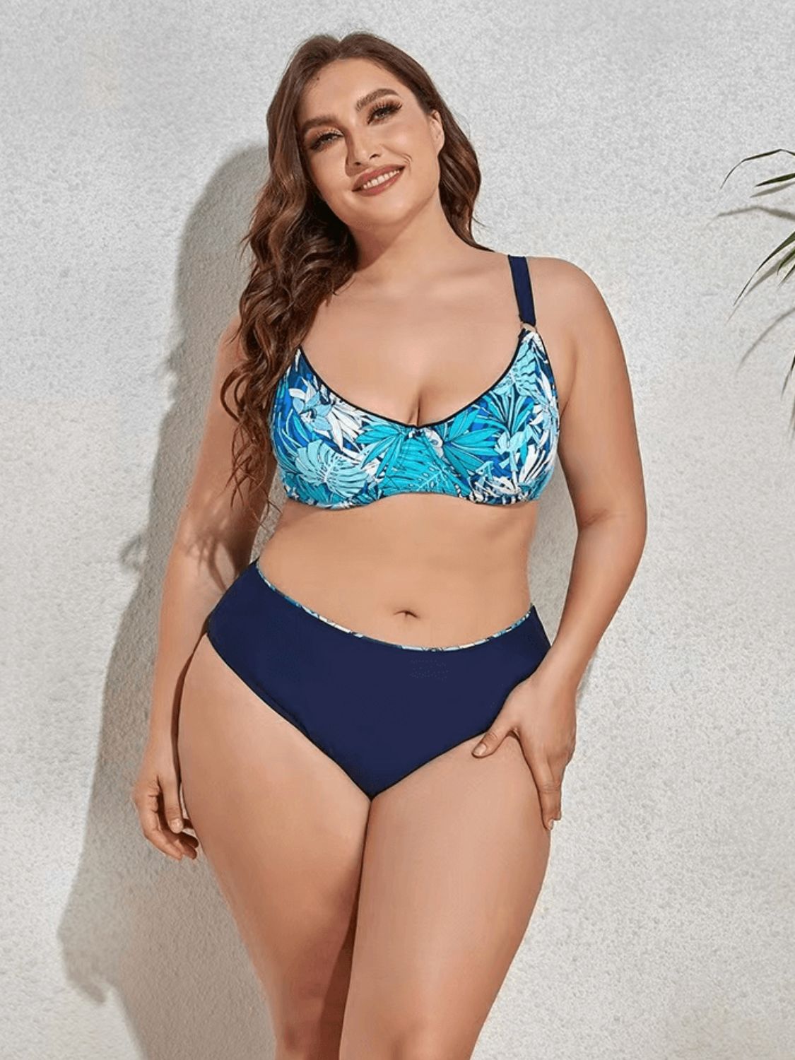 Conjunto de bikini con cordón y cuello en V estampado de talla grande